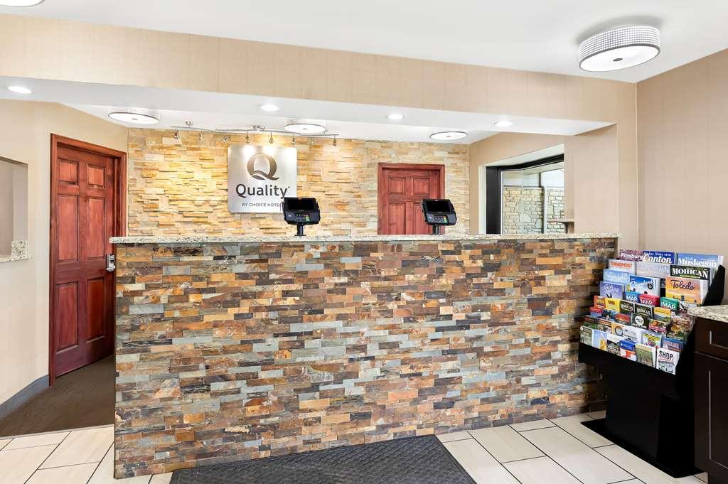 Quality Inn Middleburg Heights Wnętrze zdjęcie